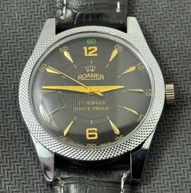 Rare Vintage Roamer Black Dial Hand Winding FHF Movement ST-96 Swiss Mens Wrist Watch